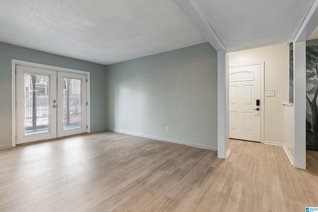 3017 Massey Rd Apt C, Vestavia Hills, AL 35216