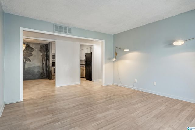 3017 Massey Rd Apt C, Vestavia Hills, AL 35216