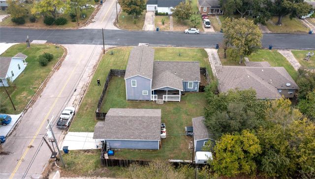 629 18th Avenue N, Texas City, TX 77590