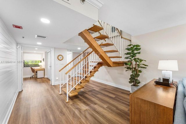 364 Golfview Road 505, North Palm Beach, FL 33408