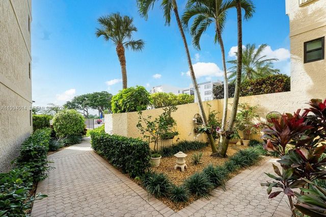 364 Golfview Road 505, North Palm Beach, FL 33408