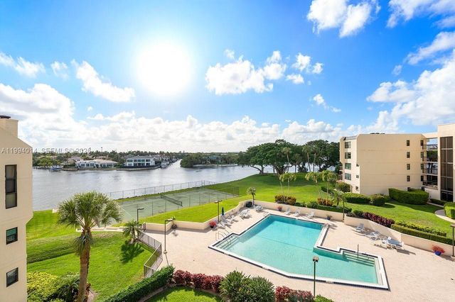 364 Golfview Road 505, North Palm Beach, FL 33408