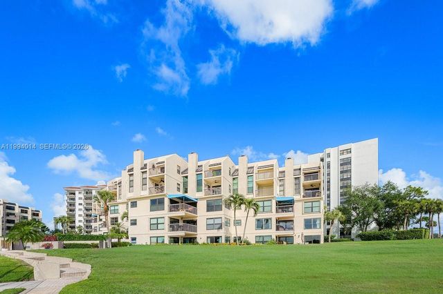364 Golfview Road 505, North Palm Beach, FL 33408