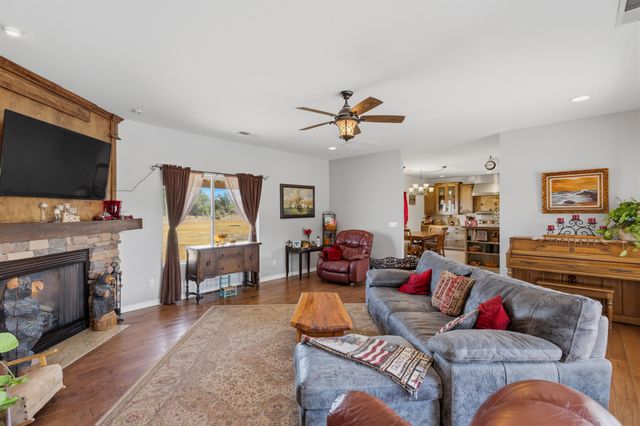 95 Marquez Road, Los Lunas, NM 87031