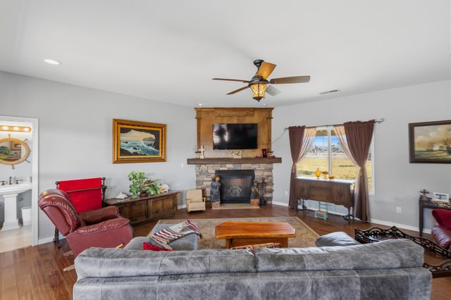95 Marquez Road, Los Lunas, NM 87031