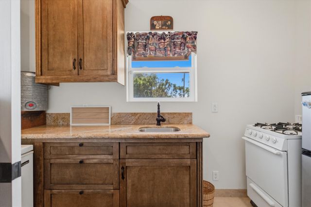 95 Marquez Road, Los Lunas, NM 87031