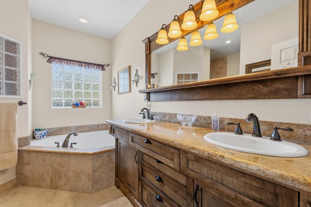 95 Marquez Road, Los Lunas, NM 87031