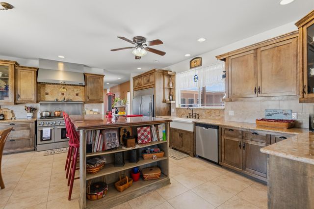 95 Marquez Road, Los Lunas, NM 87031