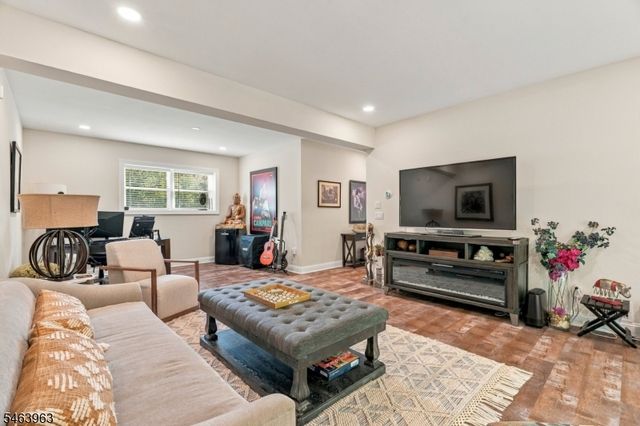 1036 Scenic Dr, Jefferson Twp., NJ 07438