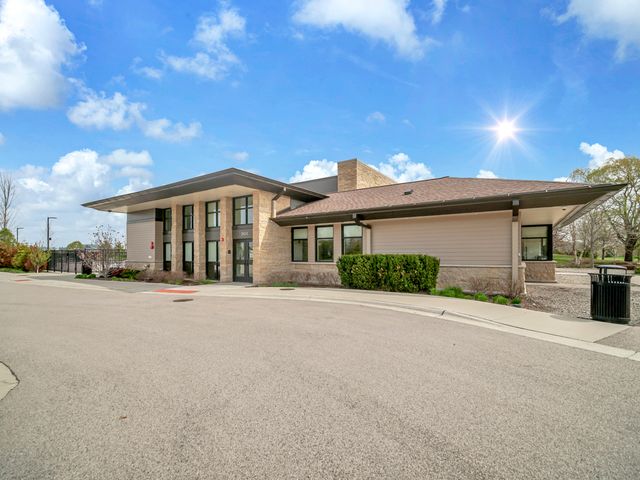 2151 Sassafras Way B, Wonder Lake, IL 60097