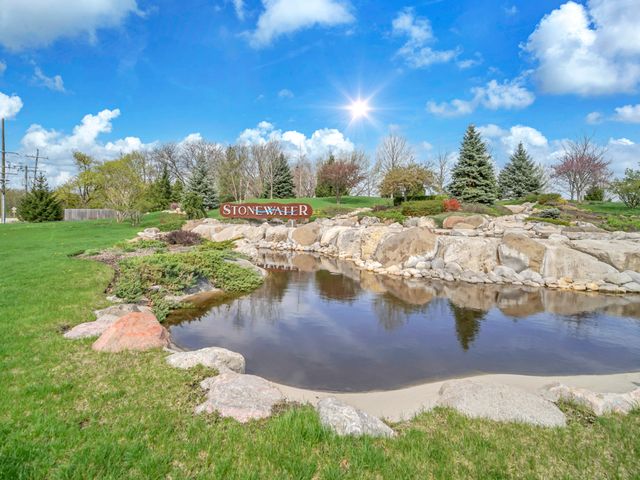 2151 Sassafras Way B, Wonder Lake, IL 60097