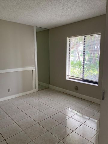 1013 Green Pine Blvd H1, West Palm Beach, FL 33409