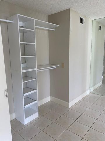 1013 Green Pine Blvd H1, West Palm Beach, FL 33409