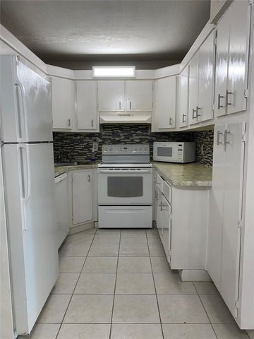 1013 Green Pine Blvd H1, West Palm Beach, FL 33409