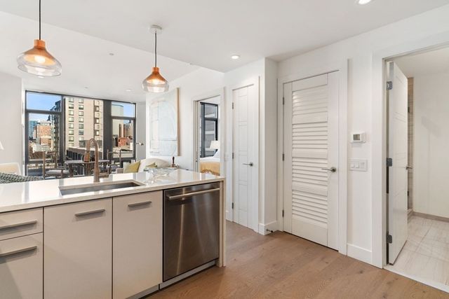 40 Traveler St 712, Boston, MA 02118