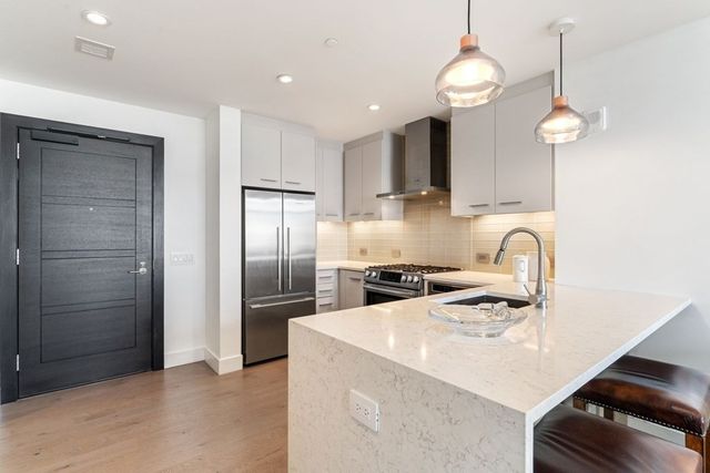 40 Traveler St 712, Boston, MA 02118