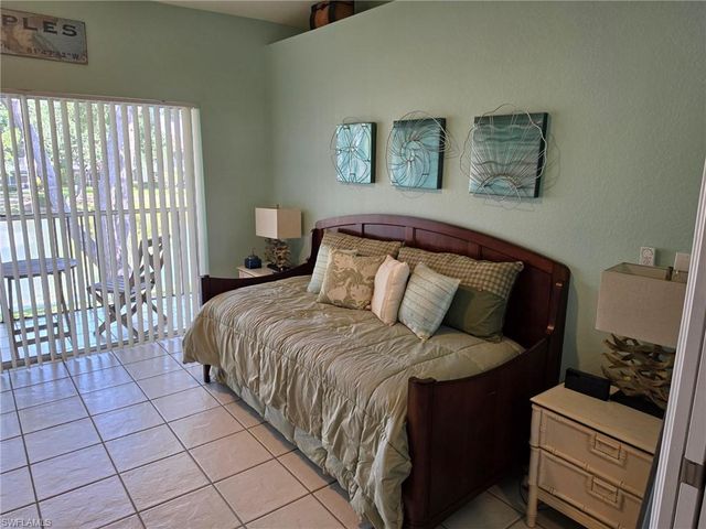 200 Diamond CIR 202, Naples, FL 34110