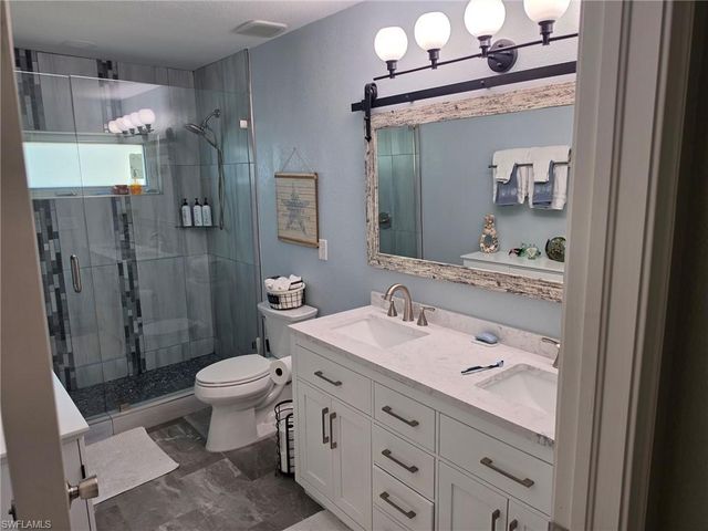 200 Diamond CIR 202, Naples, FL 34110