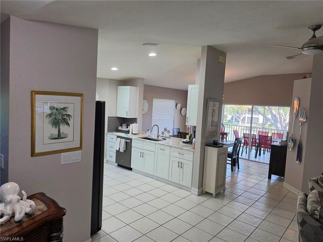 200 Diamond CIR 202, Naples, FL 34110