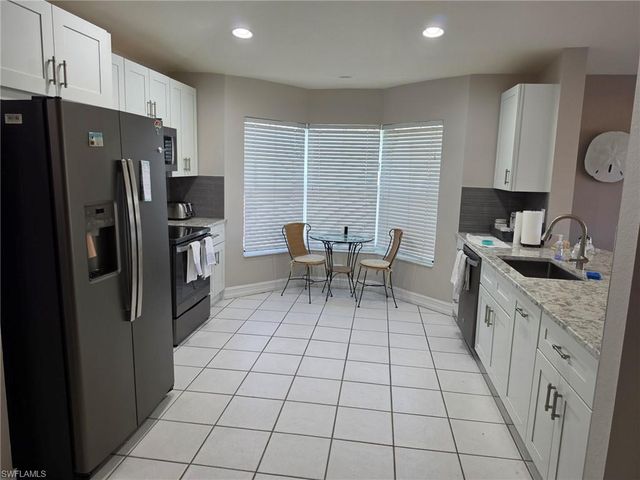 200 Diamond CIR 202, Naples, FL 34110