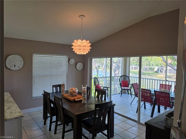 200 Diamond CIR 202, Naples, FL 34110