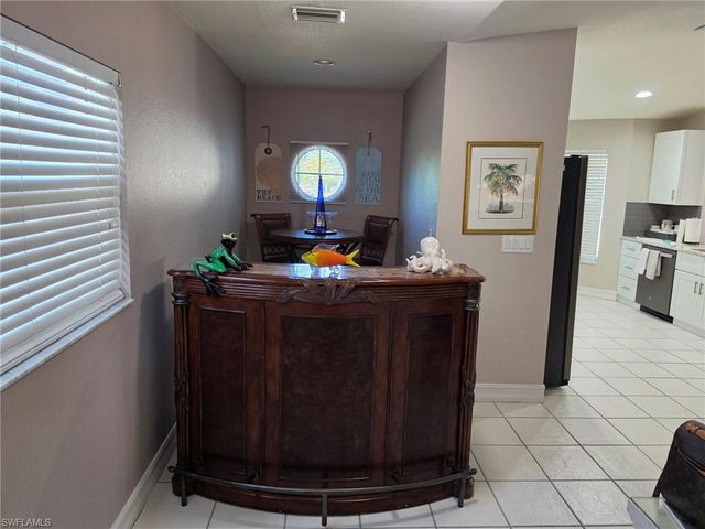 200 Diamond CIR 202, Naples, FL 34110