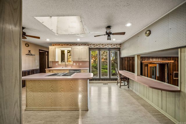 922 Kings Mountain Dr, Little Rock, AR 72211