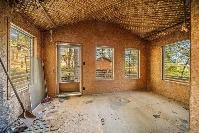 922 Kings Mountain Dr, Little Rock, AR 72211