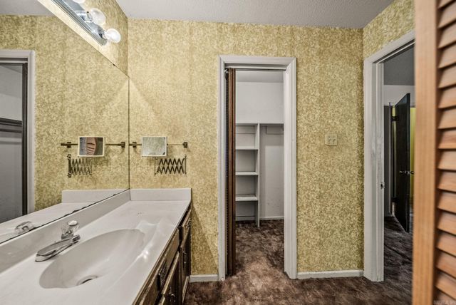 922 Kings Mountain Dr, Little Rock, AR 72211