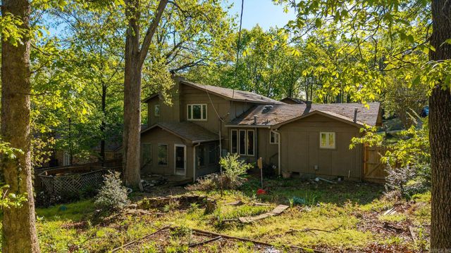 922 Kings Mountain Dr, Little Rock, AR 72211