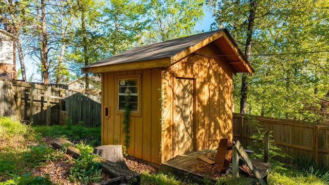 922 Kings Mountain Dr, Little Rock, AR 72211