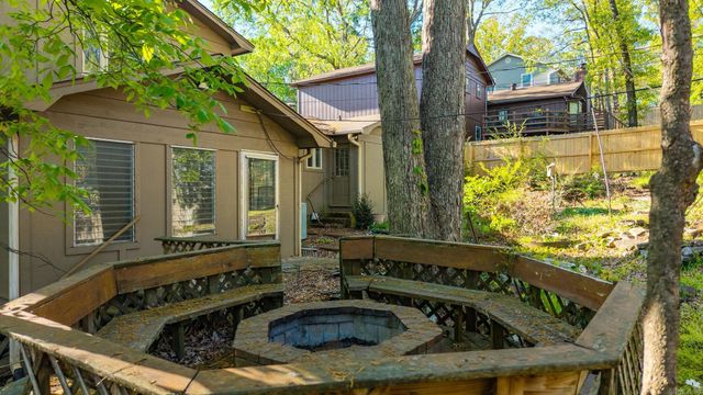 922 Kings Mountain Dr, Little Rock, AR 72211