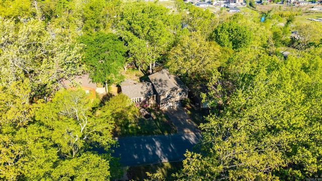 922 Kings Mountain Dr, Little Rock, AR 72211