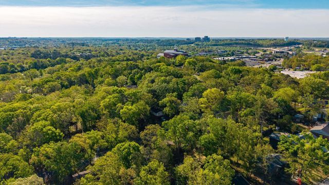 922 Kings Mountain Dr, Little Rock, AR 72211