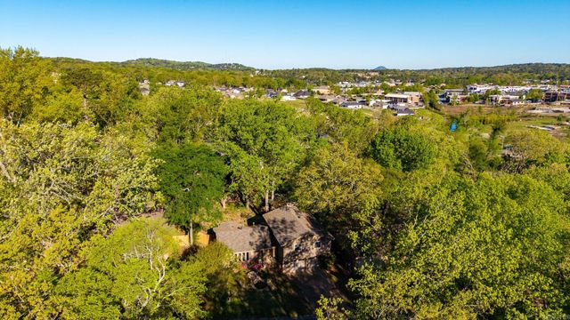 922 Kings Mountain Dr, Little Rock, AR 72211