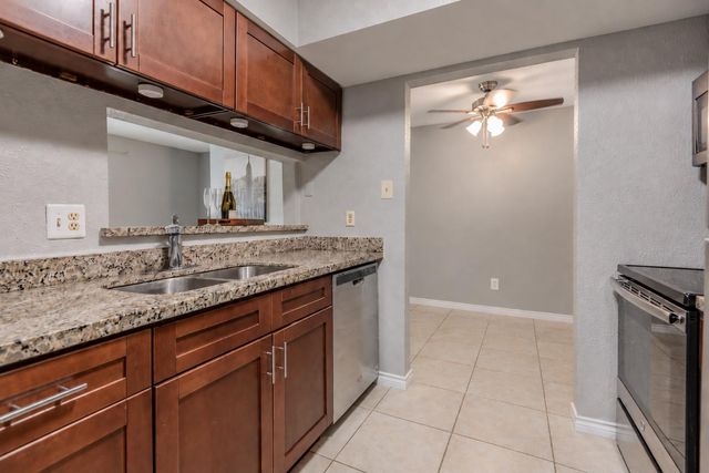 720 Memorial Mews A, Houston, TX 77079