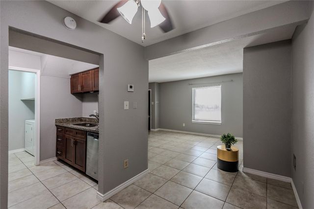 720 Memorial Mews A, Houston, TX 77079