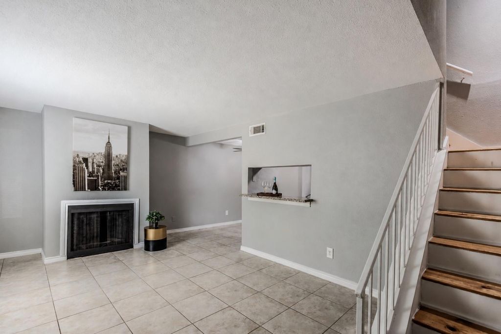 720 Memorial Mews A, Houston, TX 77079