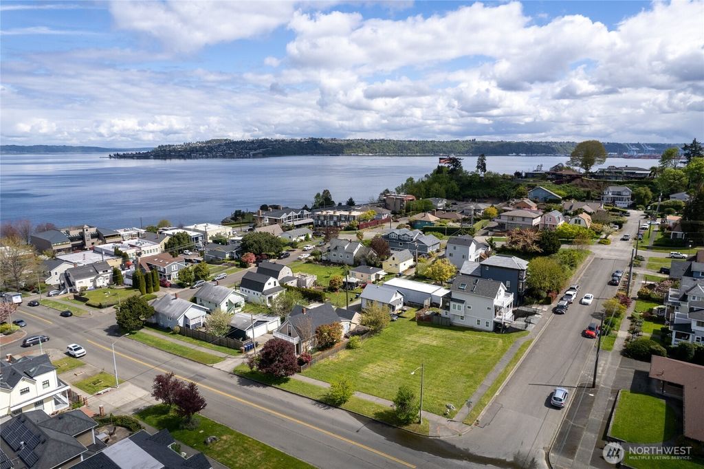 2801 N McCarver Street, Tacoma, WA 98403