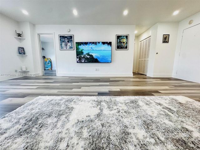 13499 Biscayne Blvd PH1705, North Miami, FL 33181