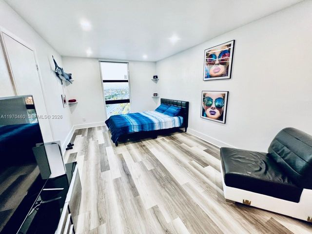 13499 Biscayne Blvd PH1705, North Miami, FL 33181