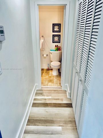 13499 Biscayne Blvd PH1705, North Miami, FL 33181