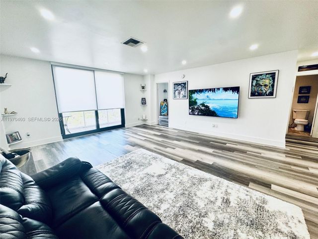 13499 Biscayne Blvd PH1705, North Miami, FL 33181