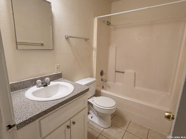 810 W Olmos, San Antonio, TX 78212