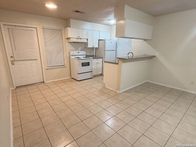 810 W Olmos, San Antonio, TX 78212