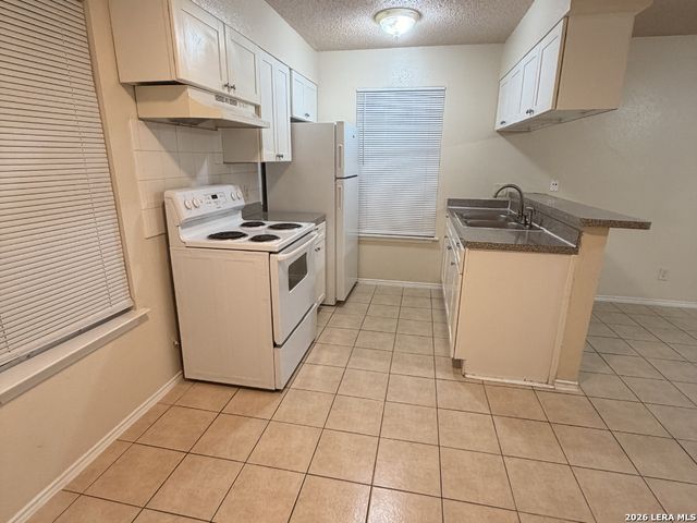 810 W Olmos, San Antonio, TX 78212