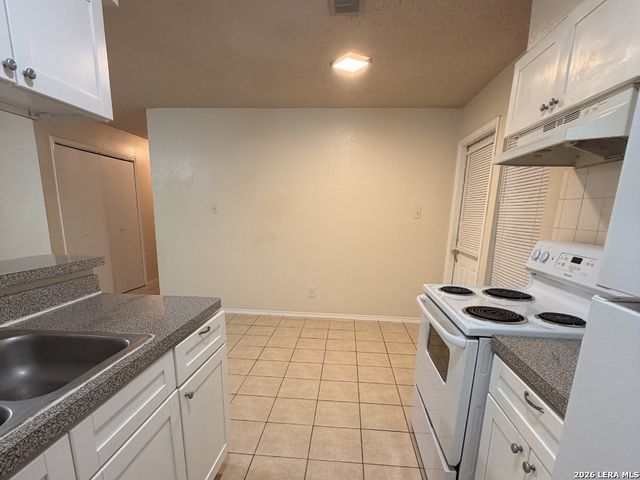 810 W Olmos, San Antonio, TX 78212