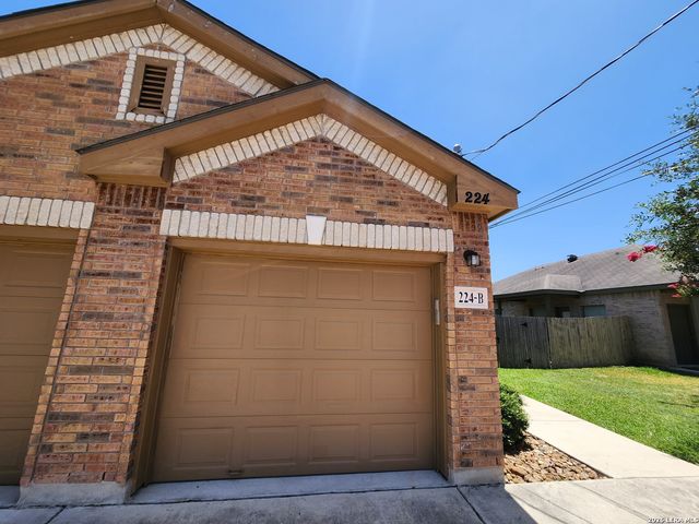224 Anne Louise Dr # B, New Braunfels, TX 78130