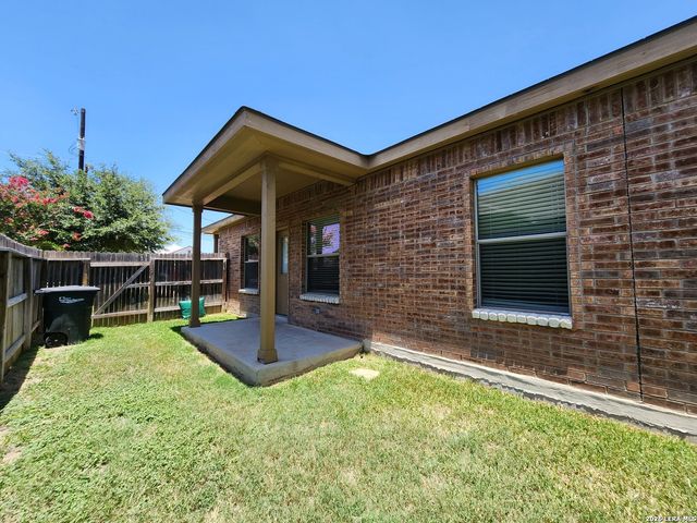 224 Anne Louise Dr # B, New Braunfels, TX 78130