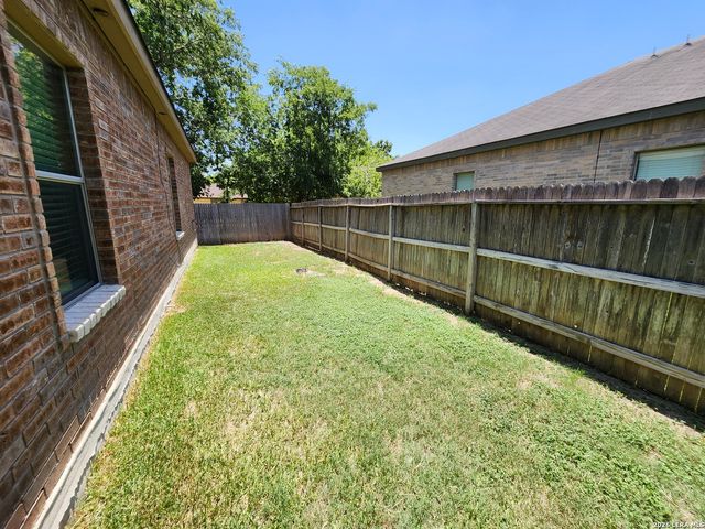 224 Anne Louise Dr # B, New Braunfels, TX 78130